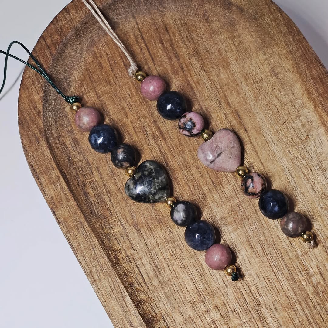 Brelok handmade - rodonit i jadeit ze złotymi kuleczkami